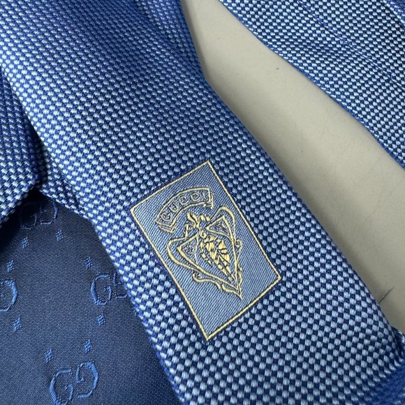 Authentic Gucci 100% Silk Blue Tie - Picture 6 of 12